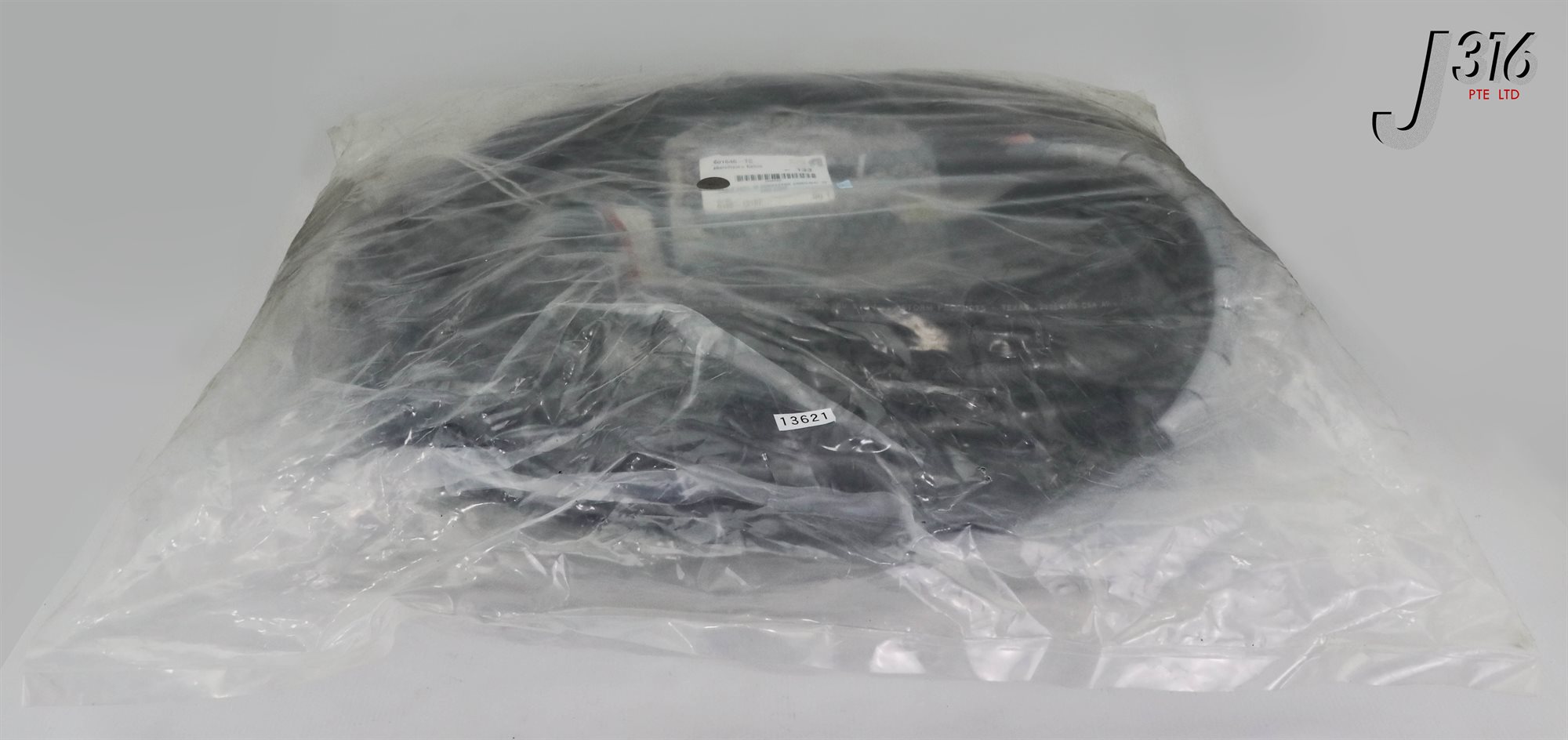ボード 13621 APPLIED MATERIALS CBL ASSY,50 COND UMBILICAL 75' EMC COMP